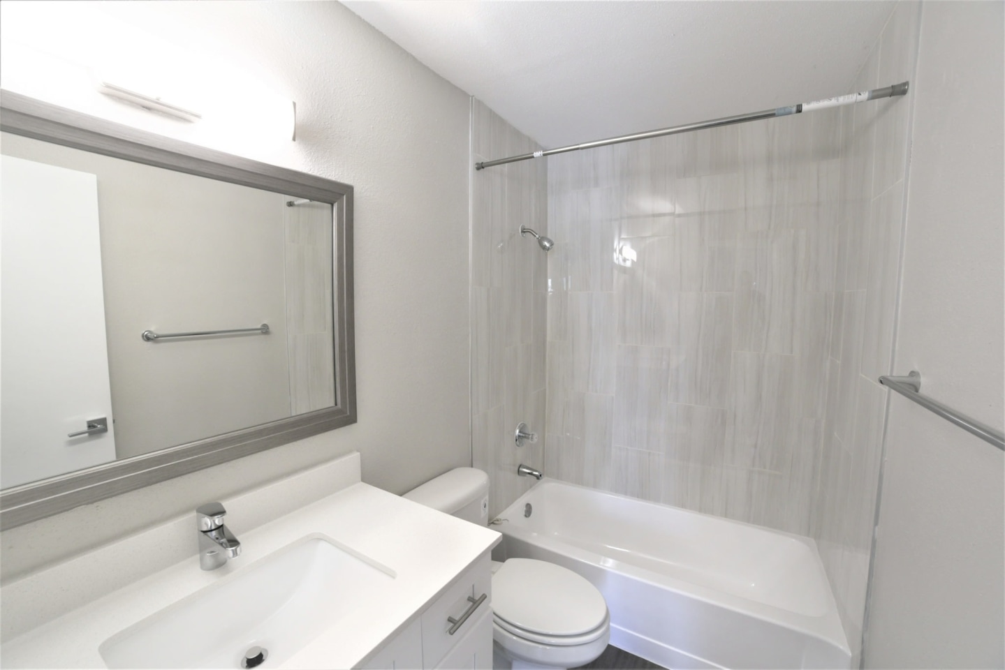 Centennial Place Apartments Image 10