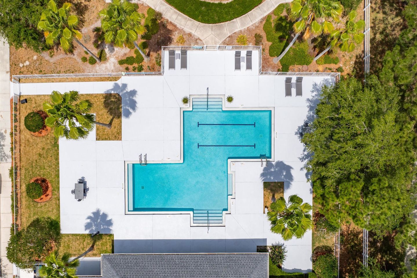 Summer Lake Villas Image 1