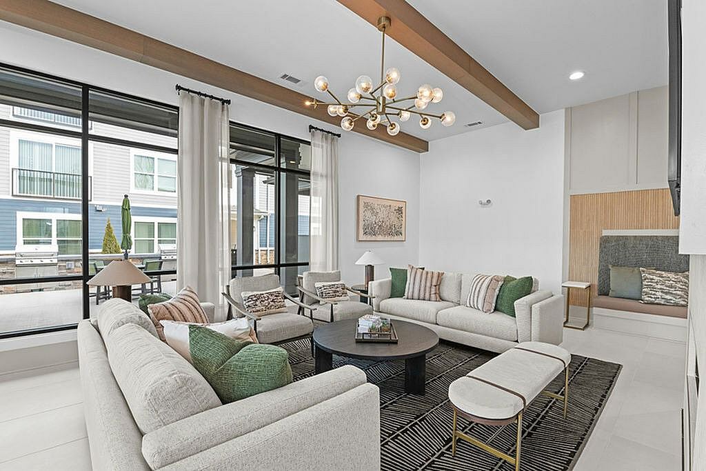 Perimeter Pointe Image 16