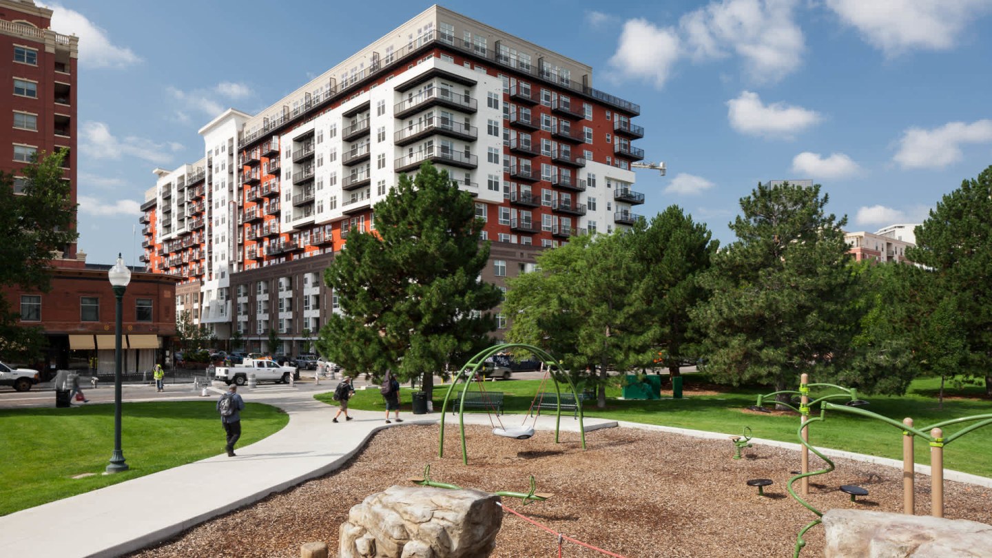 Radius Uptown Apartments Image 3