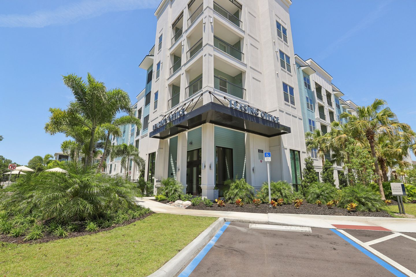Brea Lakewood Ranch Apartments Image 6