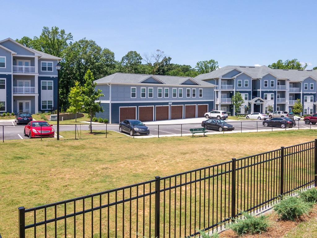 53 West Luxury Apartments Image 40