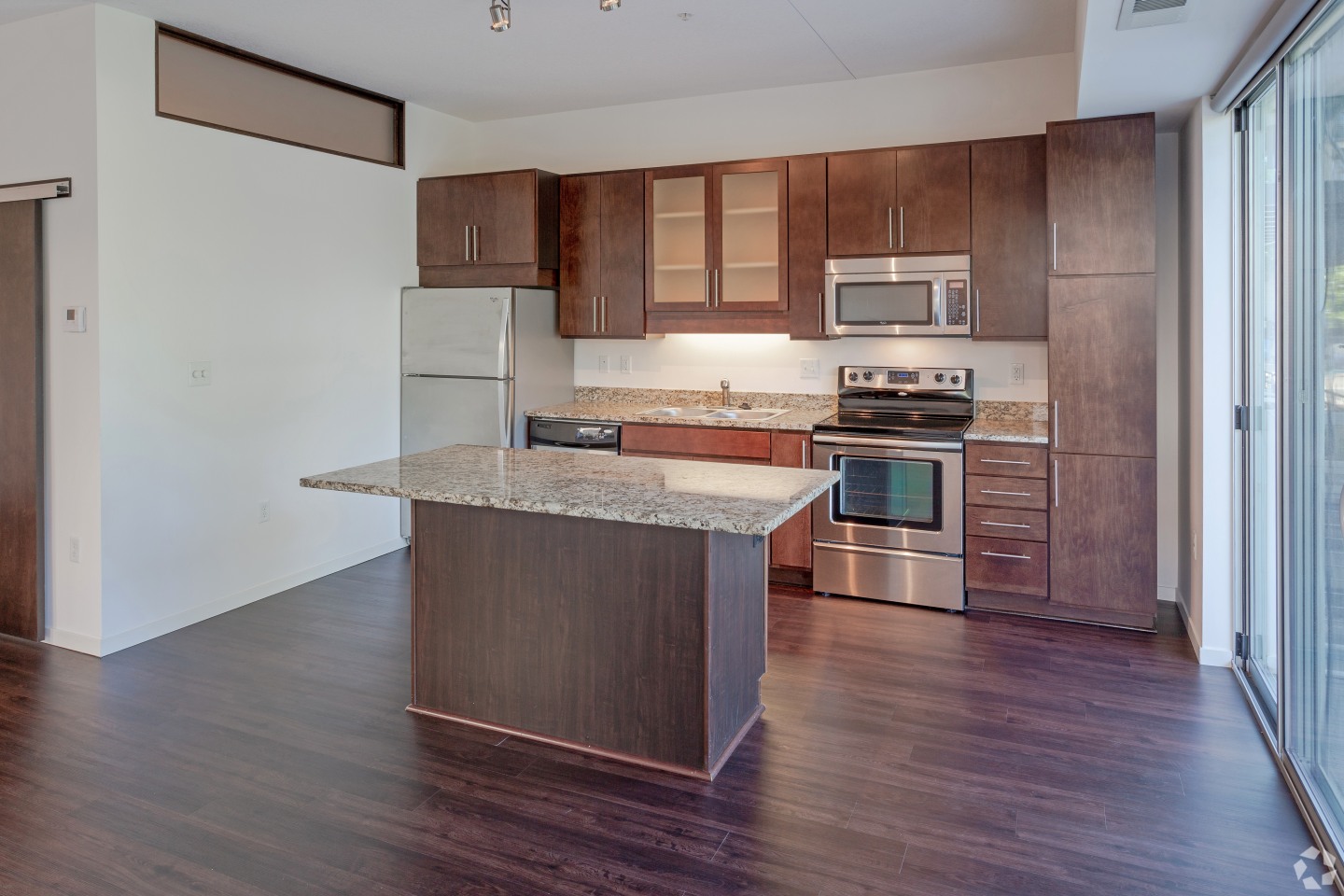 1800 Lake Uptown Image 5