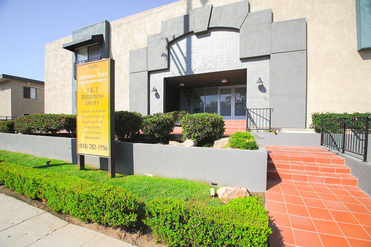 Sherman Oaks Gardens Image 27