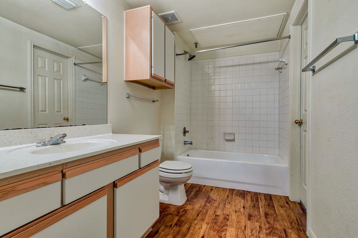 Chelsea Apartments Image 6