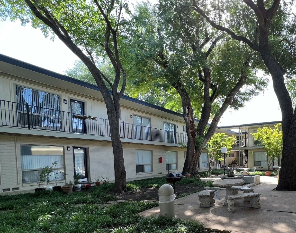 Fairfax Apartments Image 17