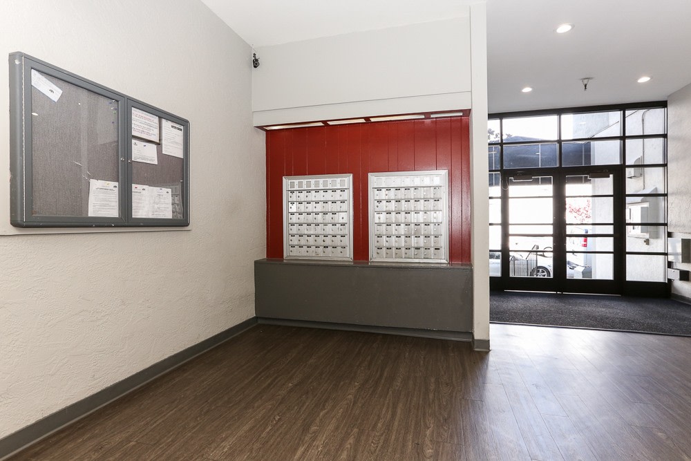 425 East 18th Image 3