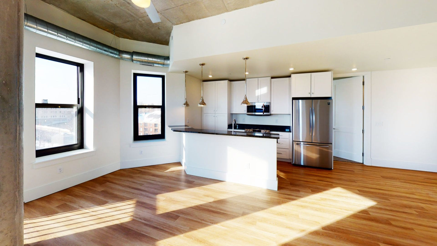 300 East LaSalle Image 32