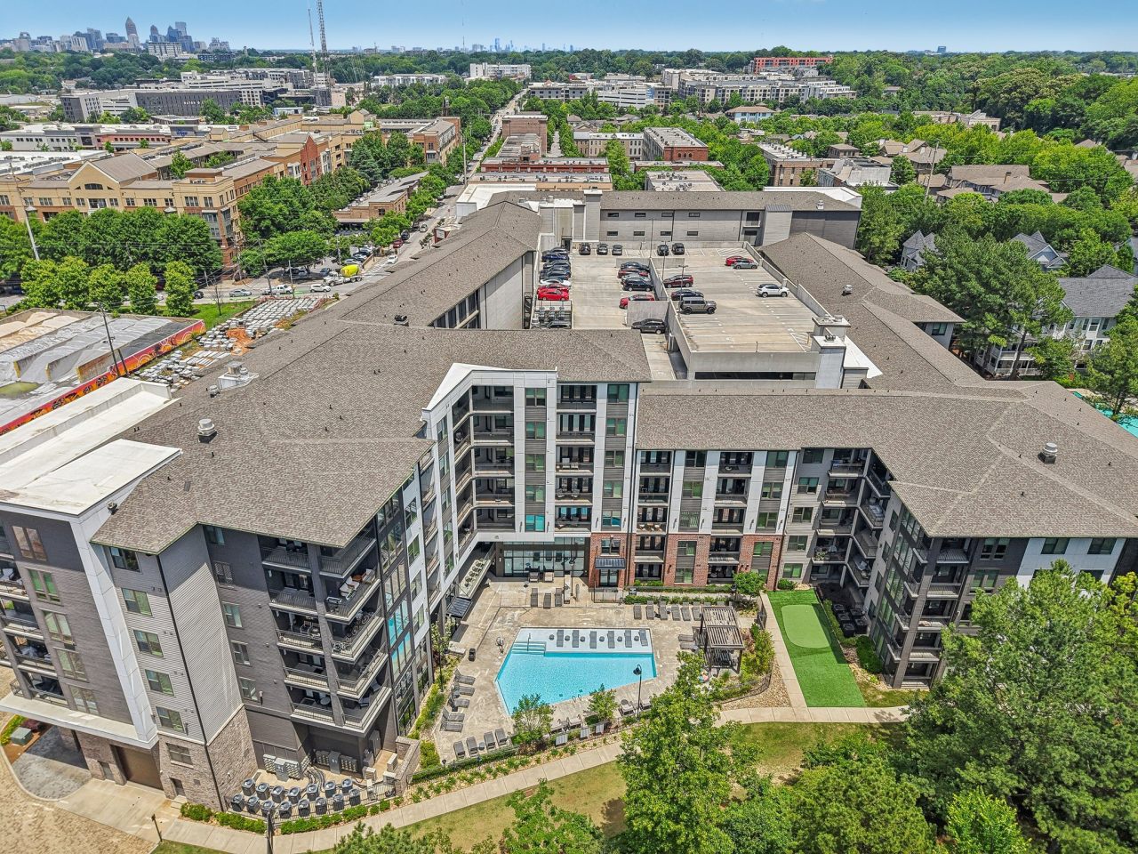 915 Glenwood Apartments at Grant Park Image 2