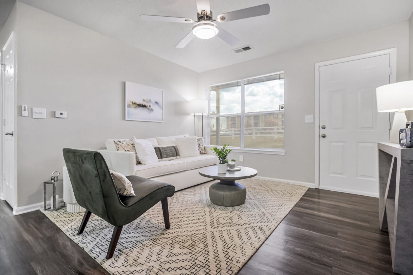 Lakewood Terrace Image 9