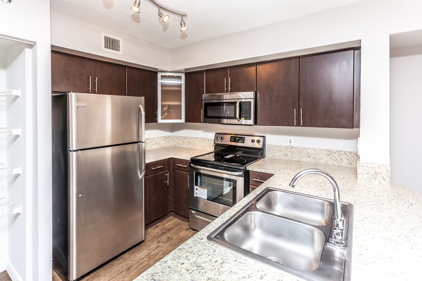 Sunset Gardens Apartments Image 71