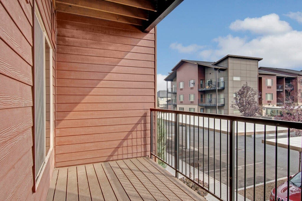 Bellevue Crossing Image 37