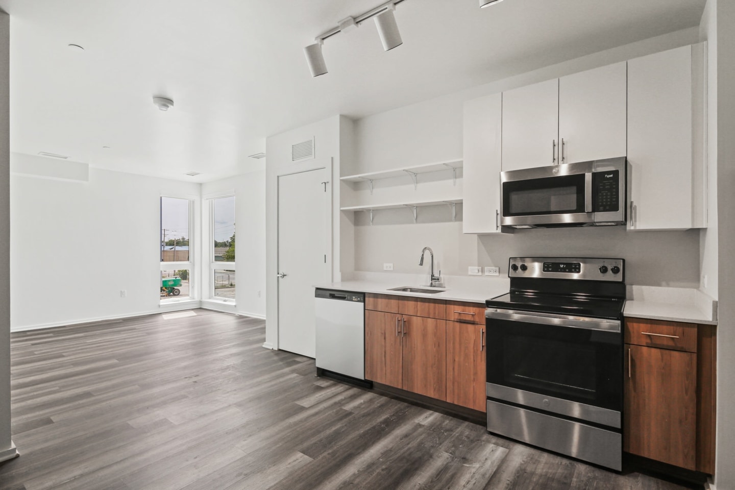 River House Apartments Image 26