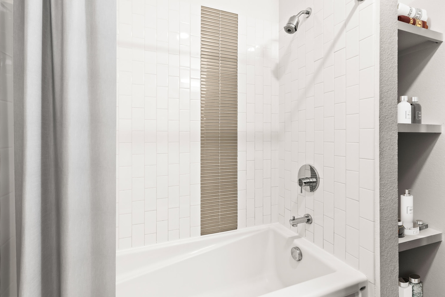 MOTO Apartments Image 17