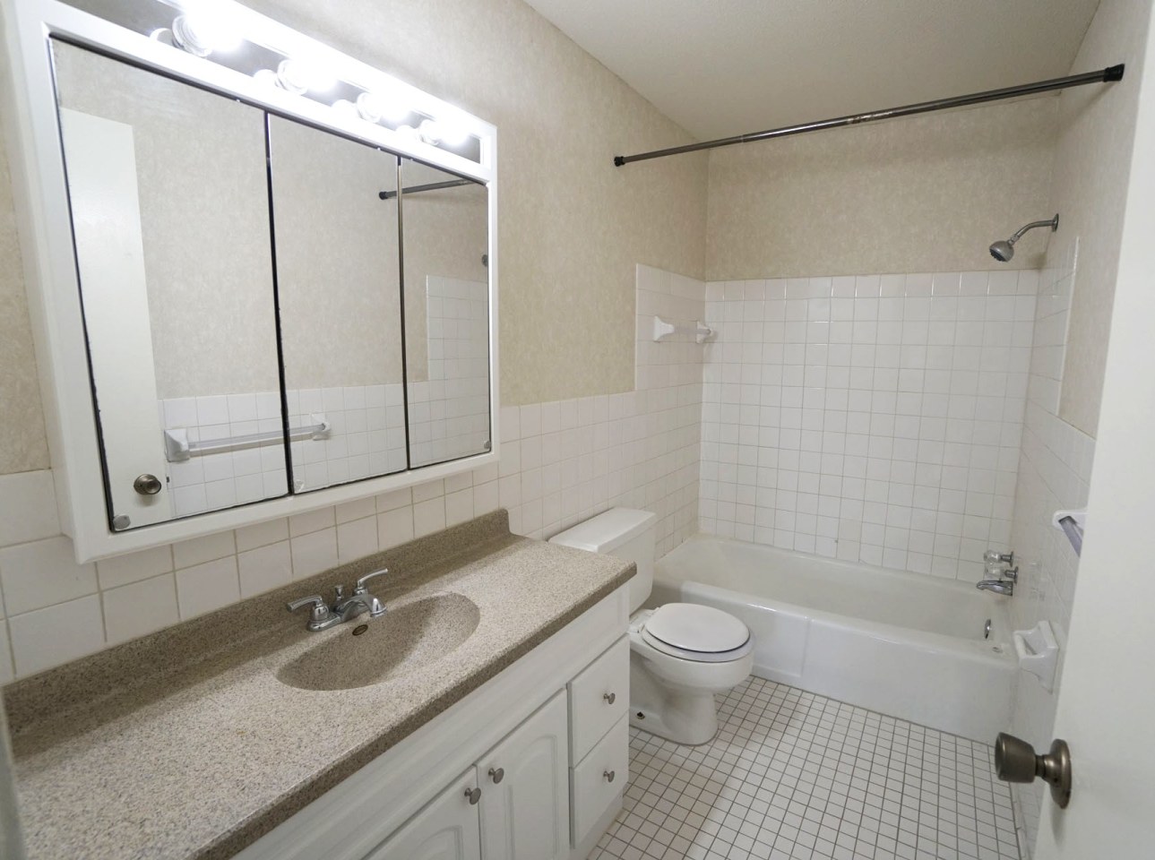Charlton Place Image 11