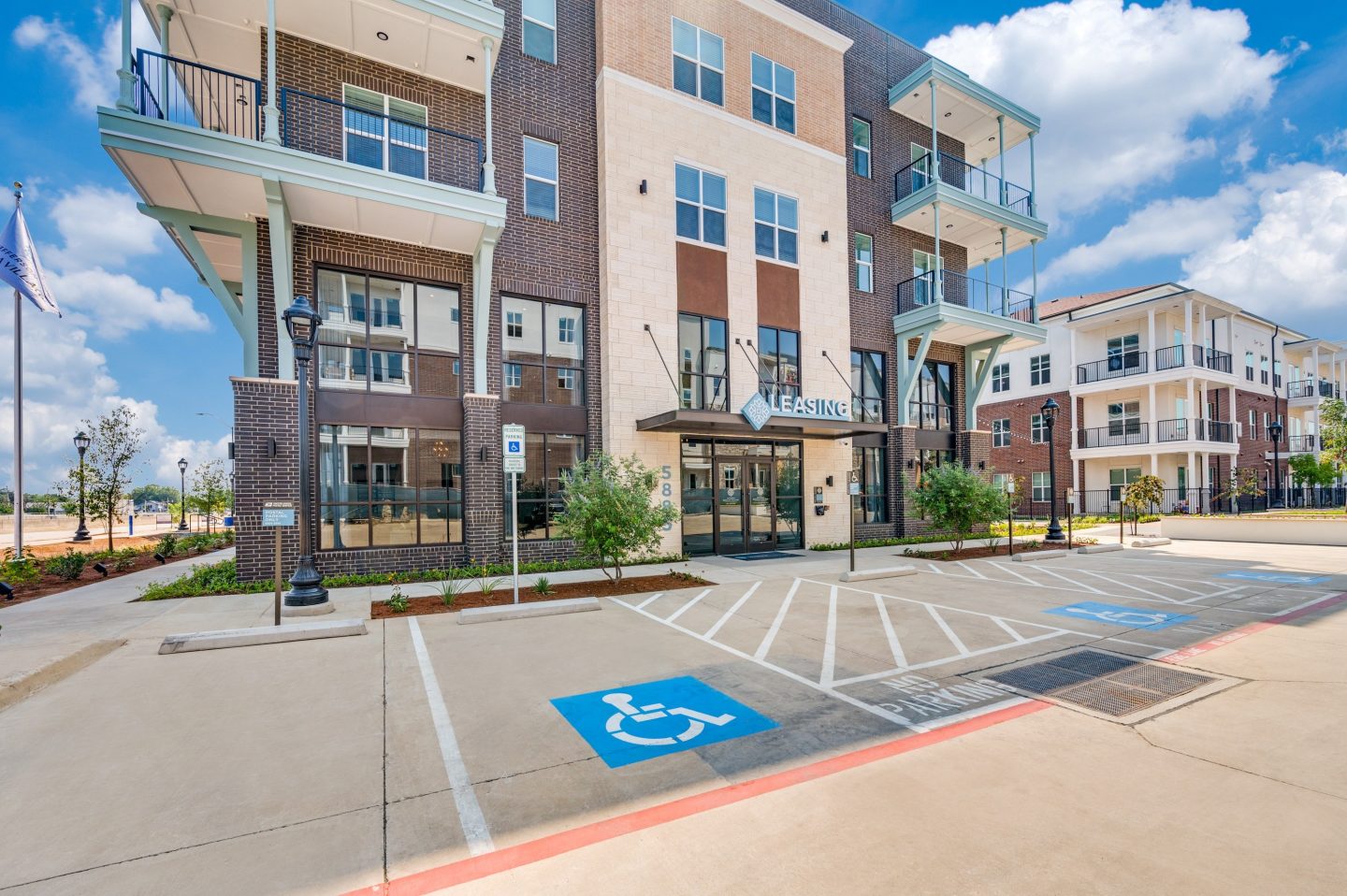 Jefferson Ridglea Village Image 36