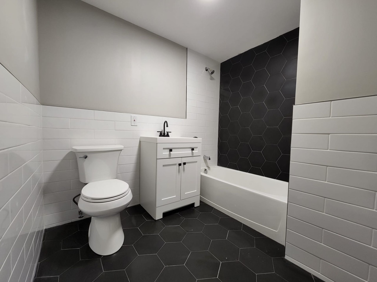 Peninsula Court Apartments Image 14