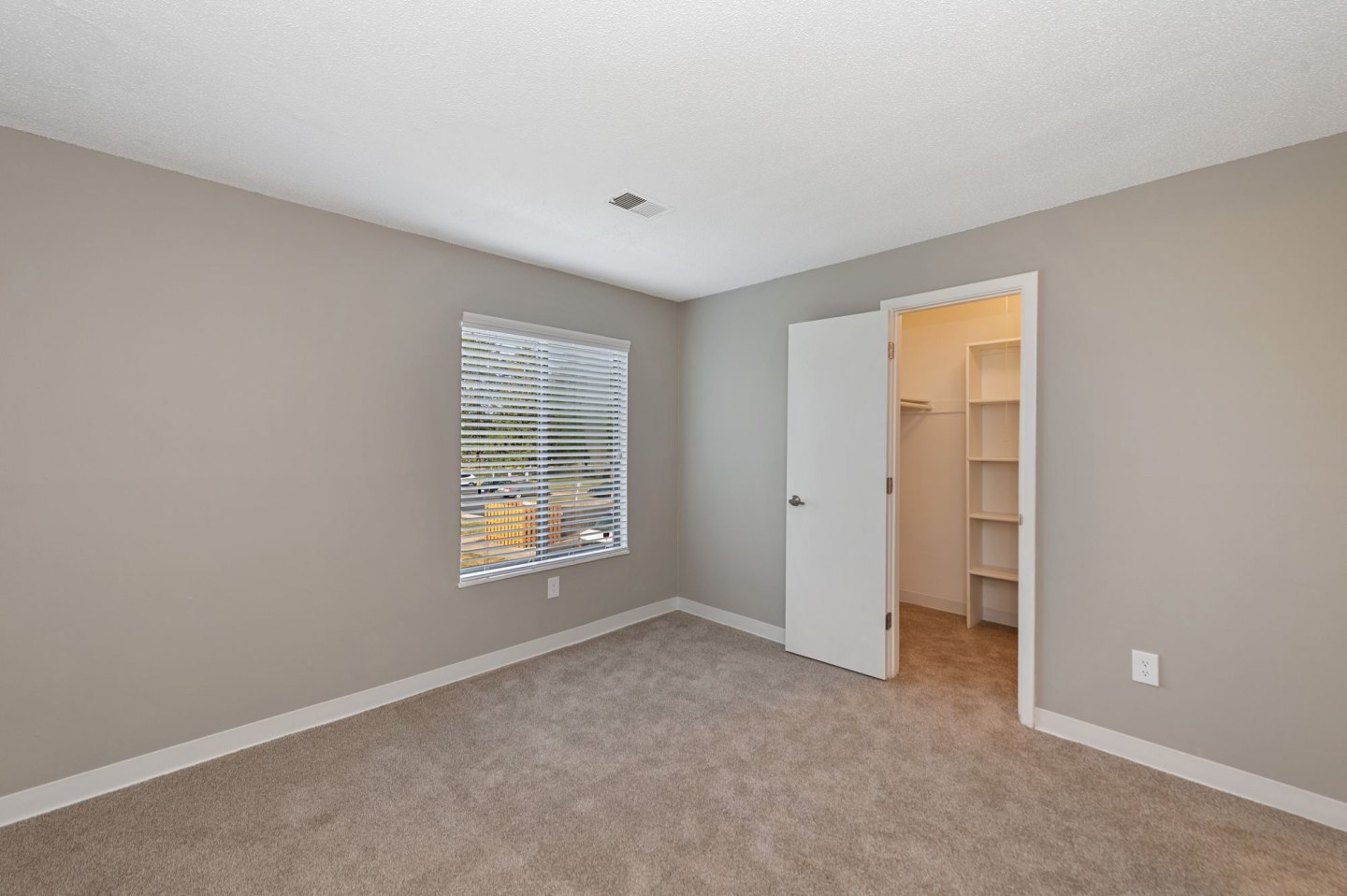 Pebble Point Apartments Image 4