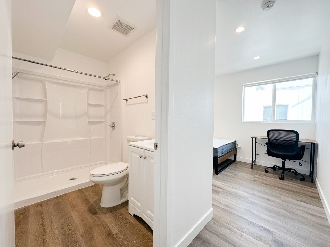 1443 West 37th Drive Image 5