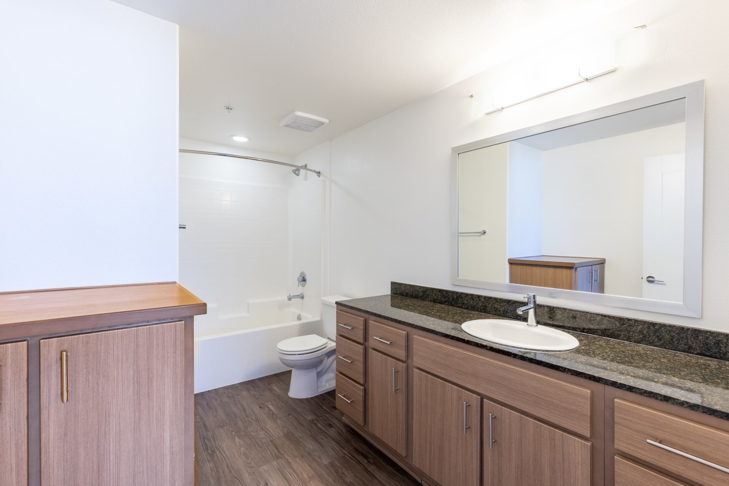 Legacy Apartments Image 11