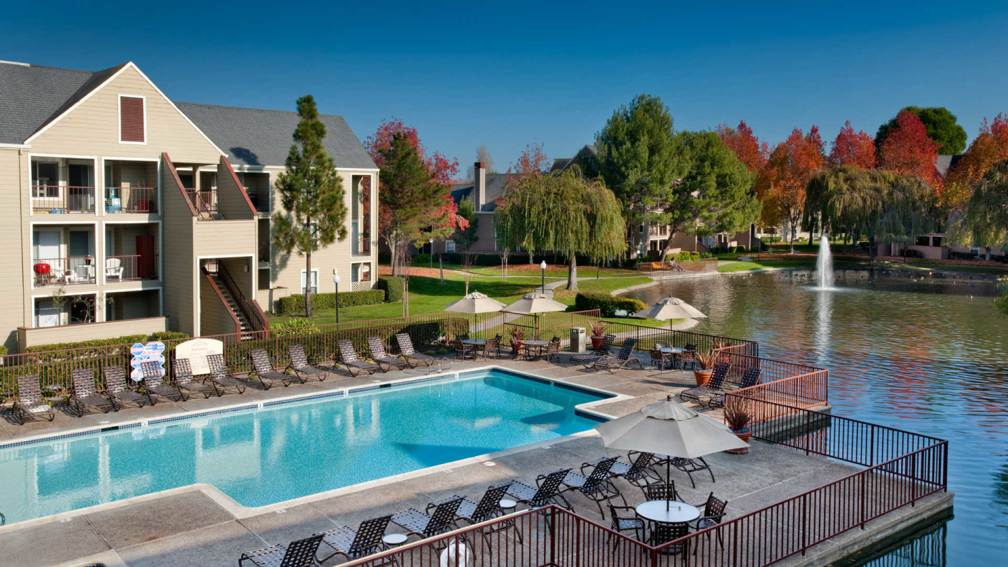Riva Terra Apartments at Redwood Shores Image 7