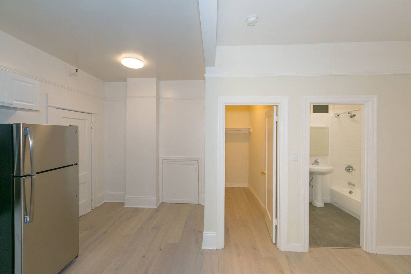 747 ELLIS Apartments Image 6