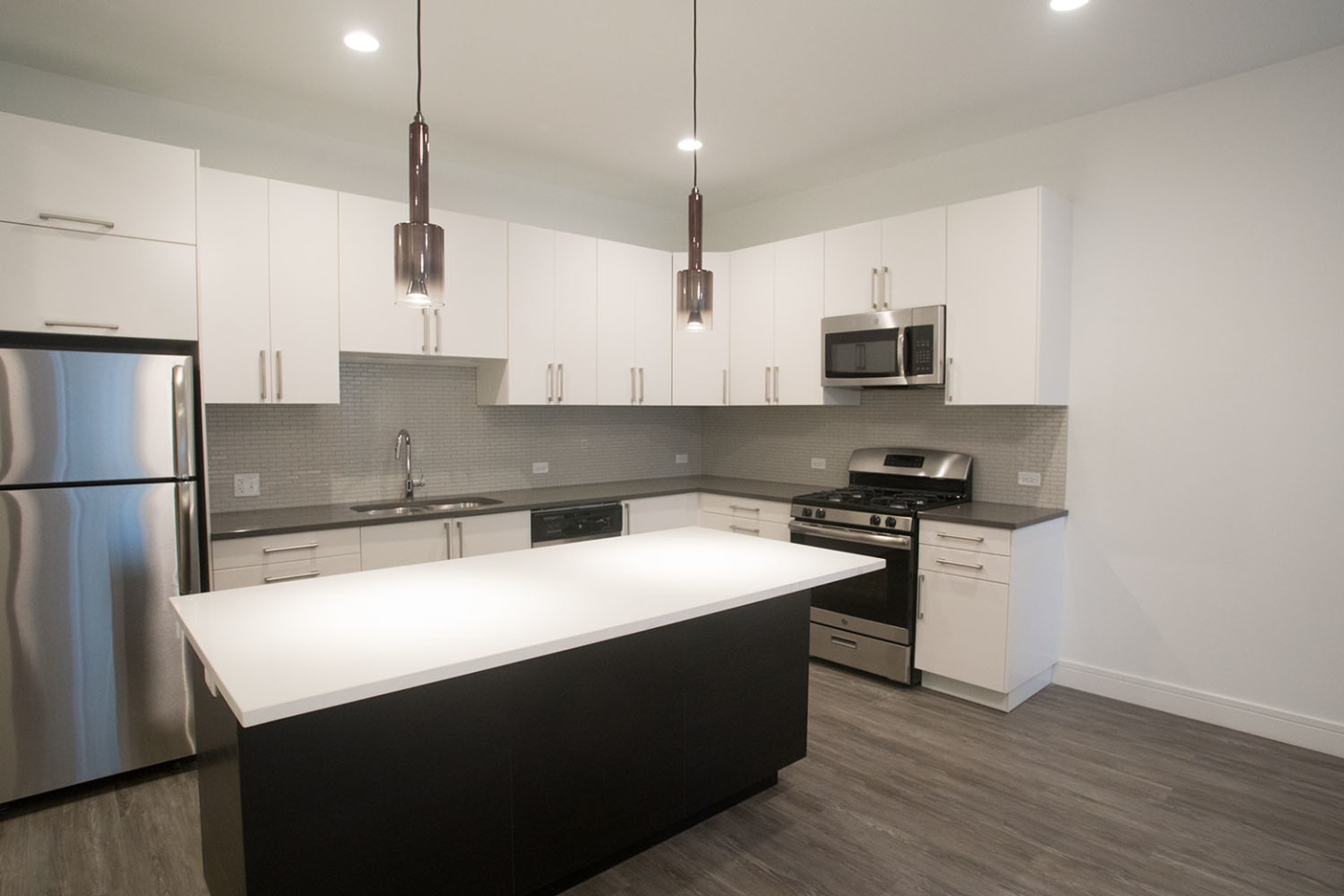 5487-5491 S. Hyde Park Boulevard Image 16