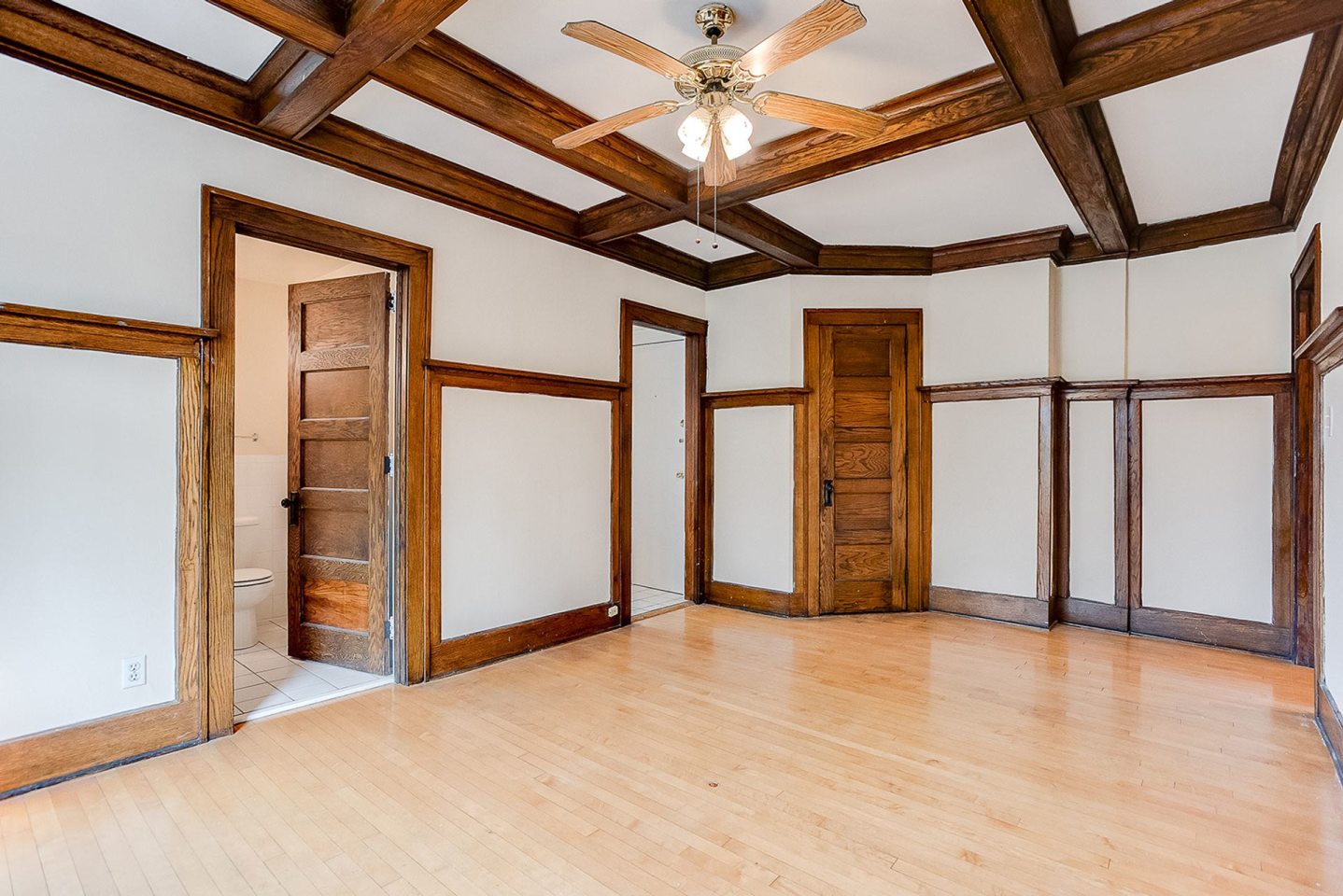 2124 Garfield Avenue South Image 11