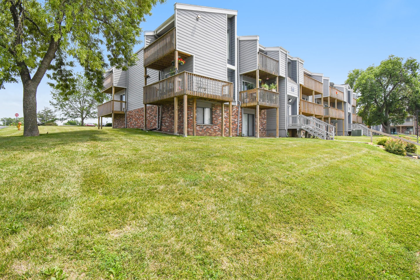 Bellevue Hills Image 26