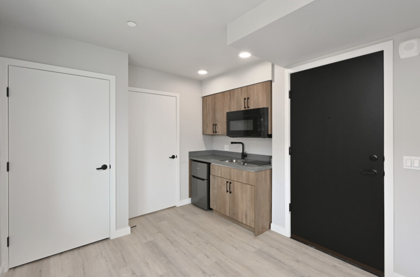 Clara Apartments - Student Housing Image 2