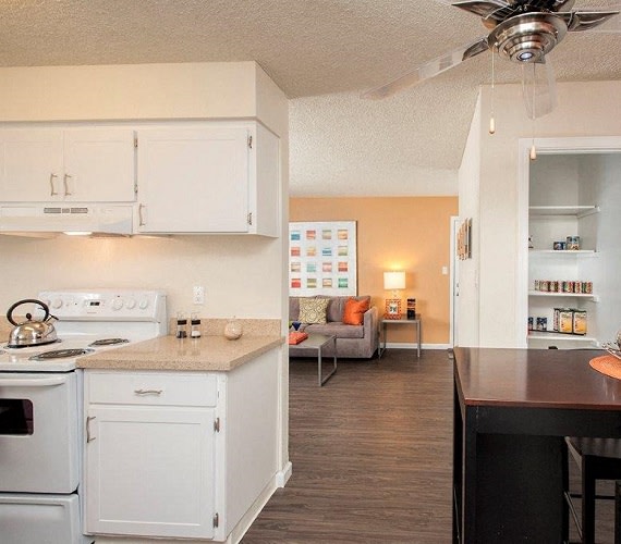 Driftwood Apartments Image 12