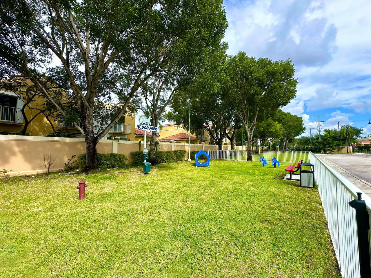 Sunrise Village Apartments Image 12