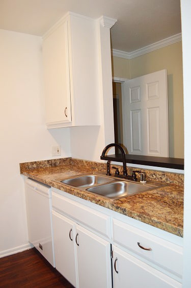 Hillside Village Apartments Image 7