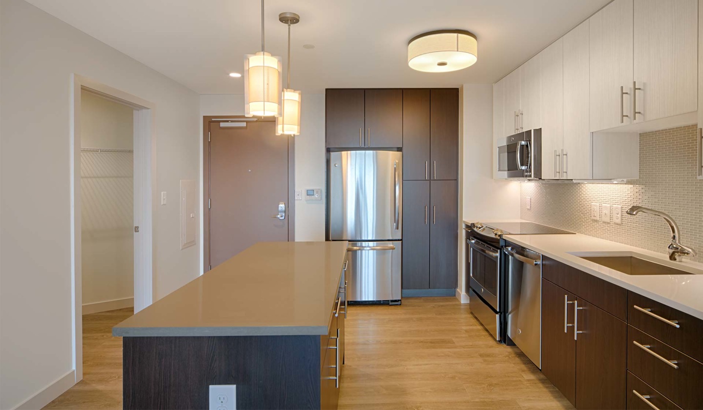 One Canal Apartment Homes Image 4