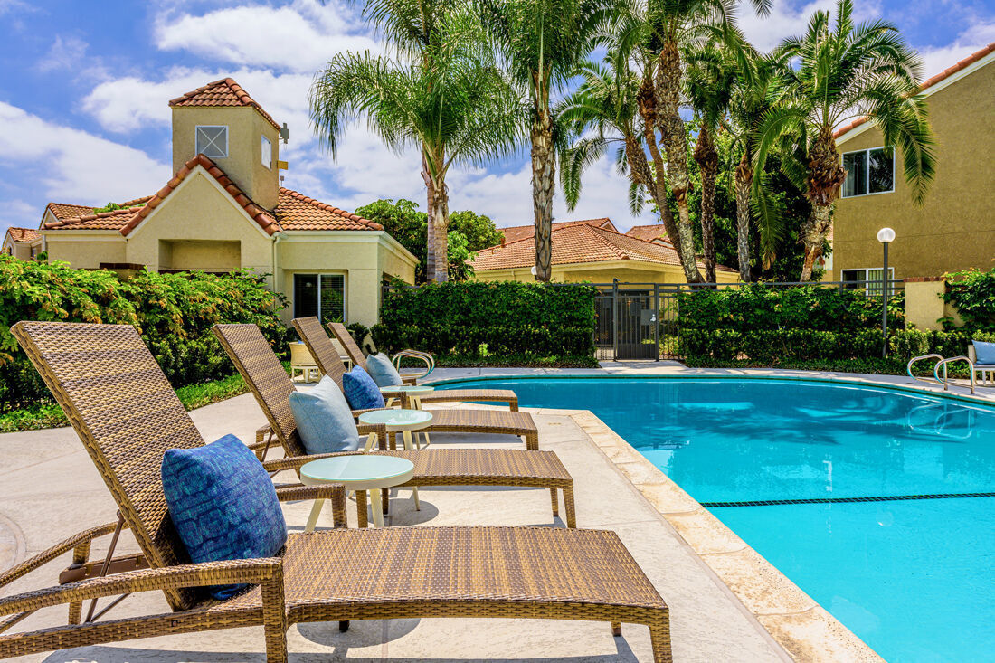 El Paseo Apartment Homes Image 1