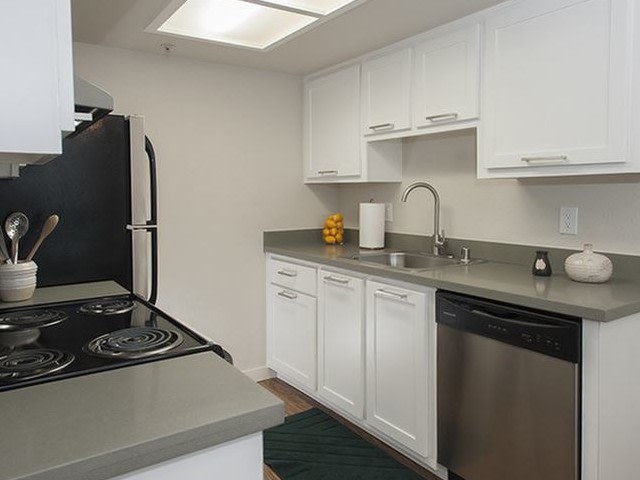 Arbor Walk Apartments Image 2