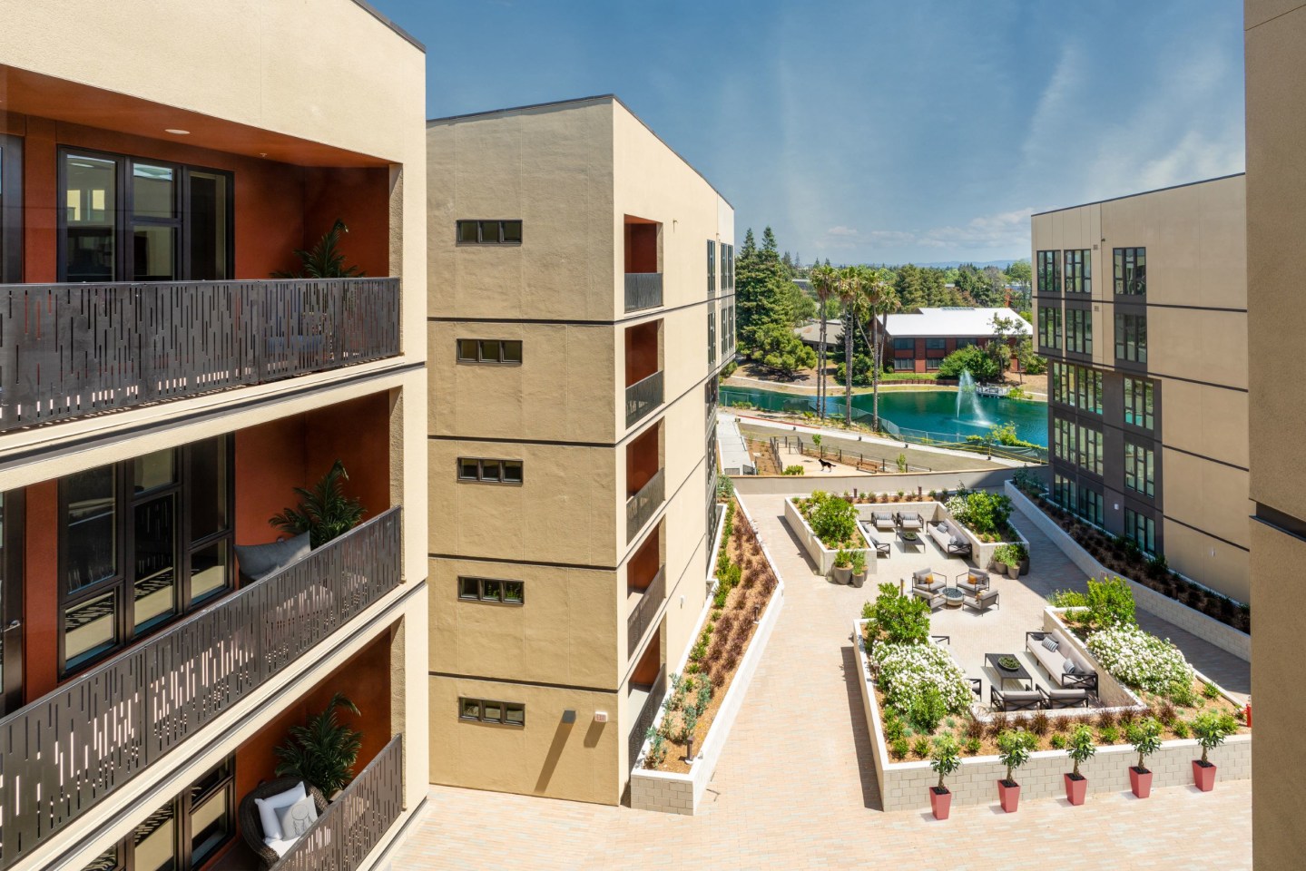 1250 Lakeside Image 15