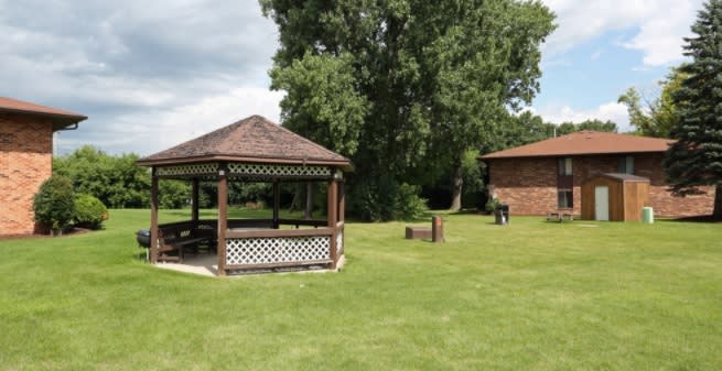 Fox River Bluff Apartments Image 32