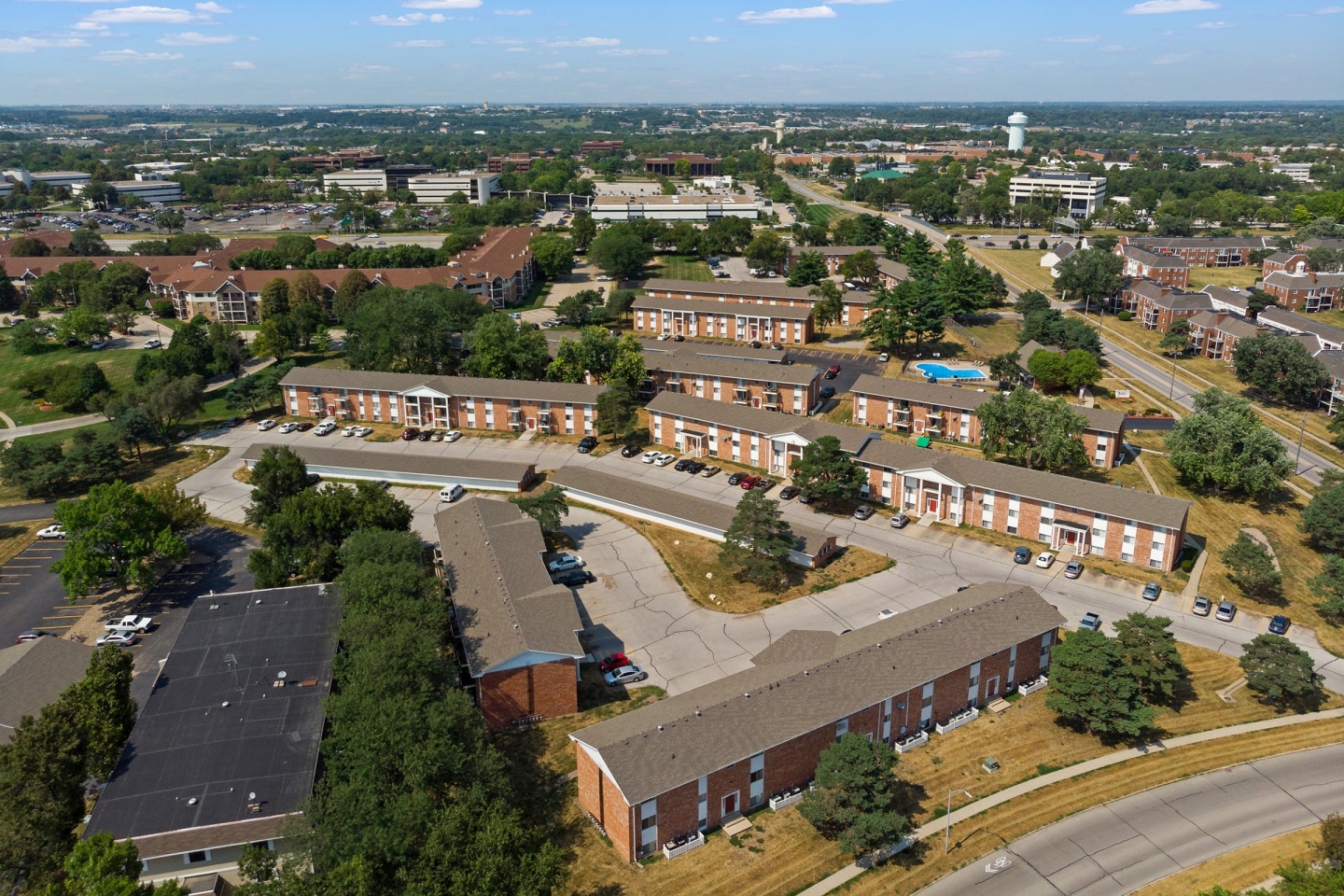 Colonial Village Image 18