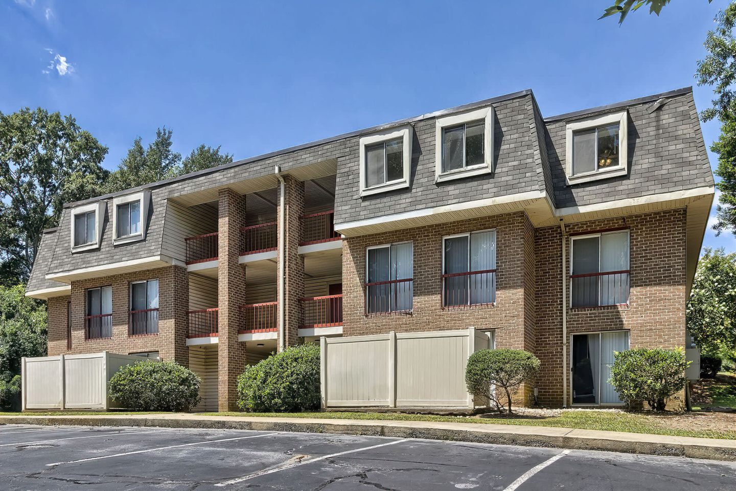 The Farrington Apartment Homes Image 25