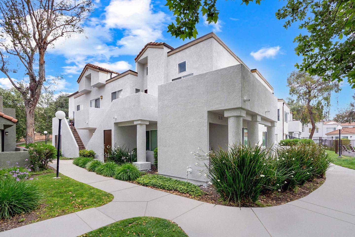 Riverpark apartment homes Image 49
