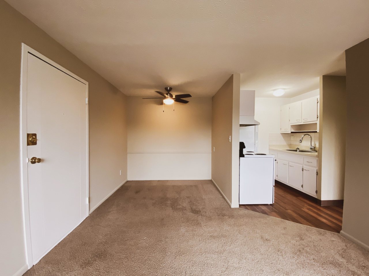 Holland Gardens Apartments Image 4