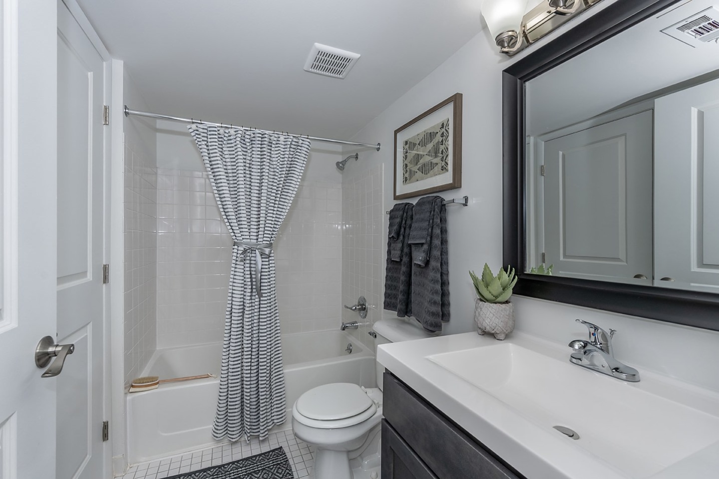Mill Pond Apartments Image 14