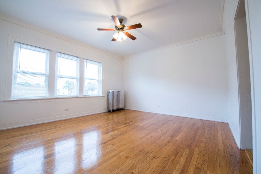 7358 S Blackstone South Shore Apartments Image 3