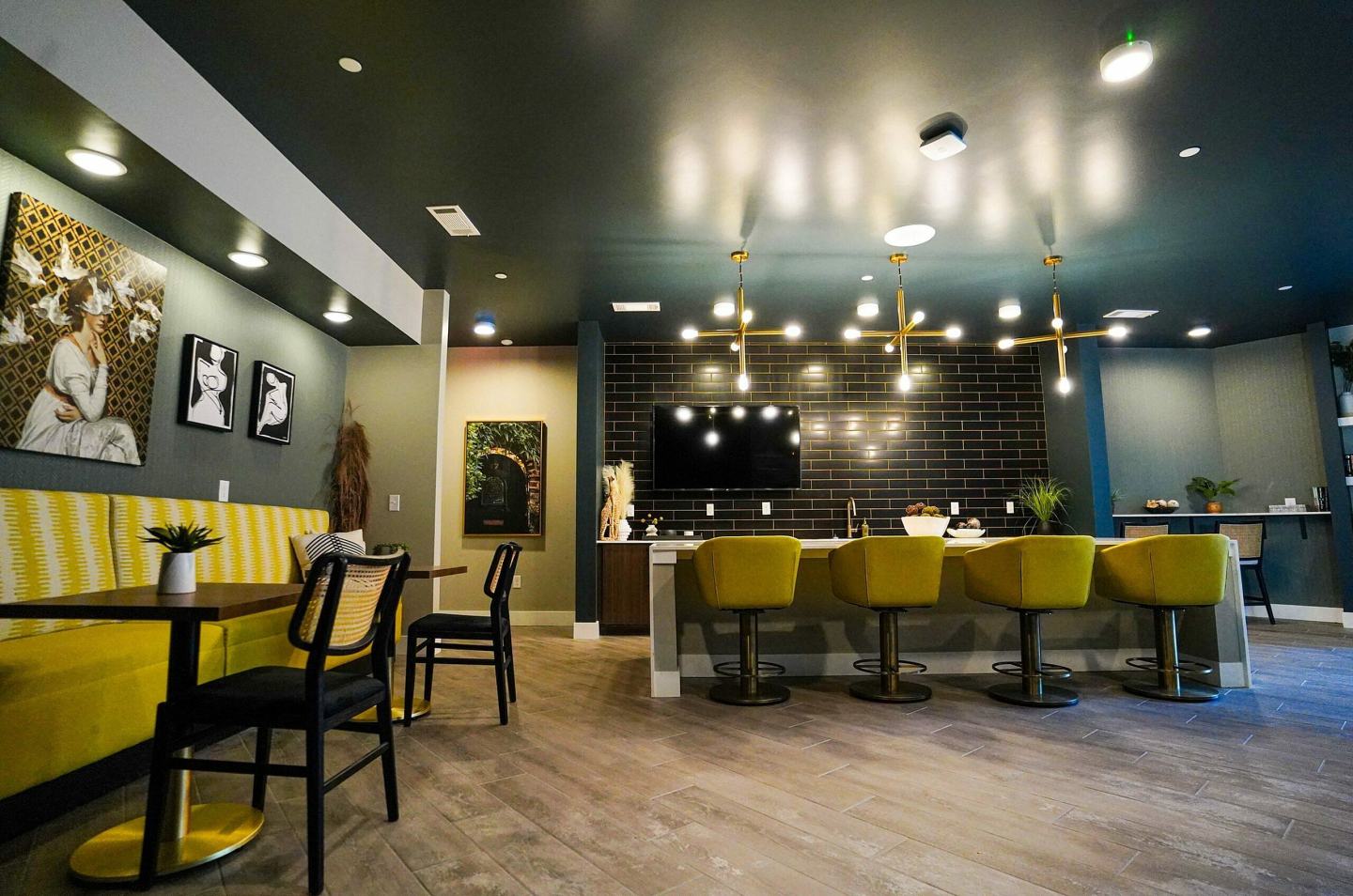 Uptown Terrace Image 19