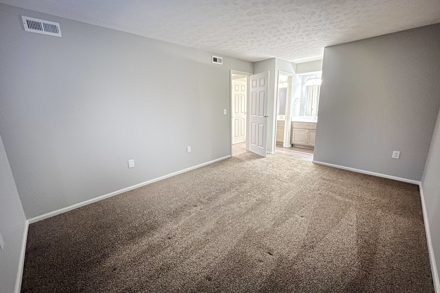 Deercross Apartments Image 81
