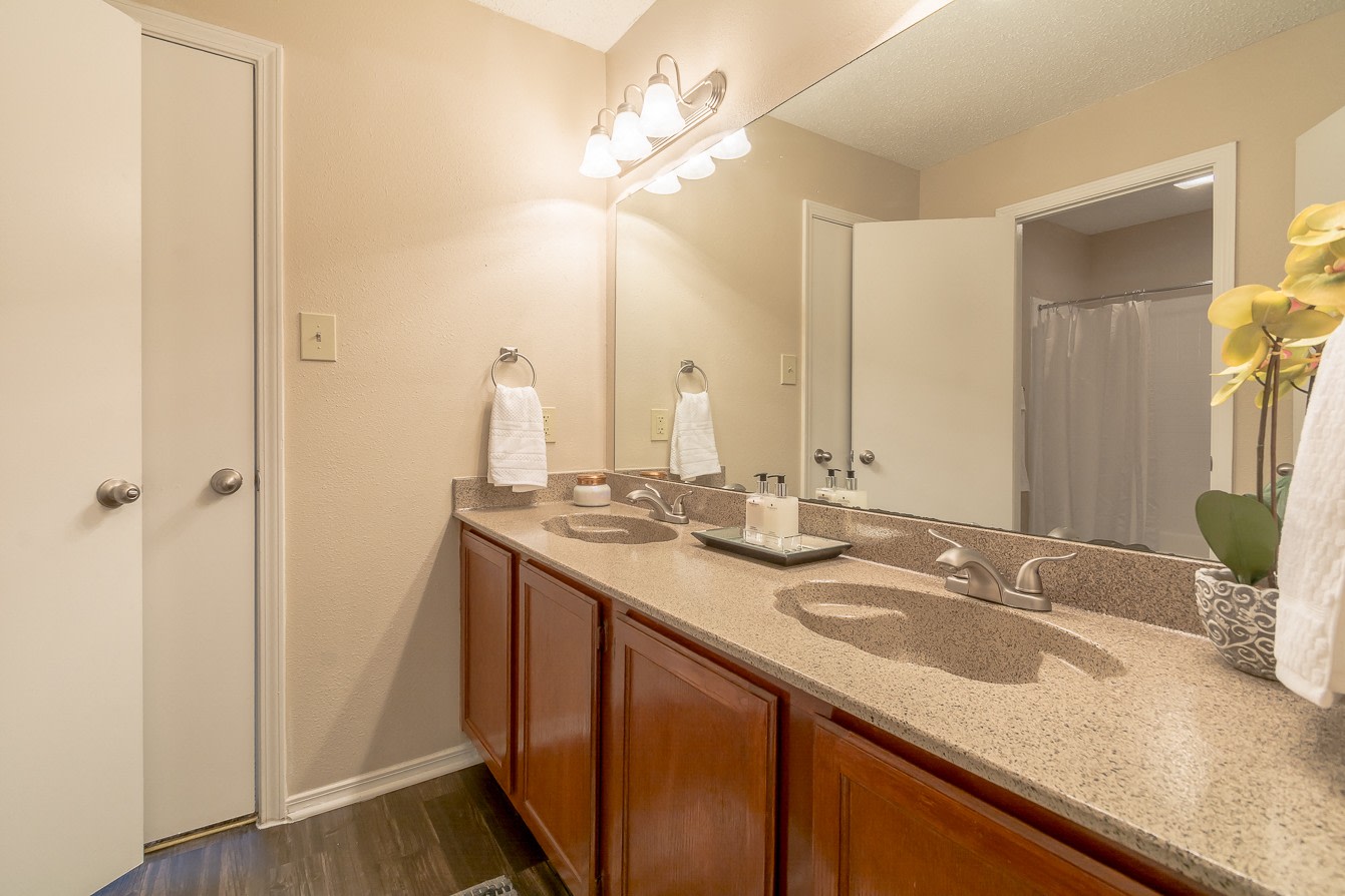 Amberly Village Image 17