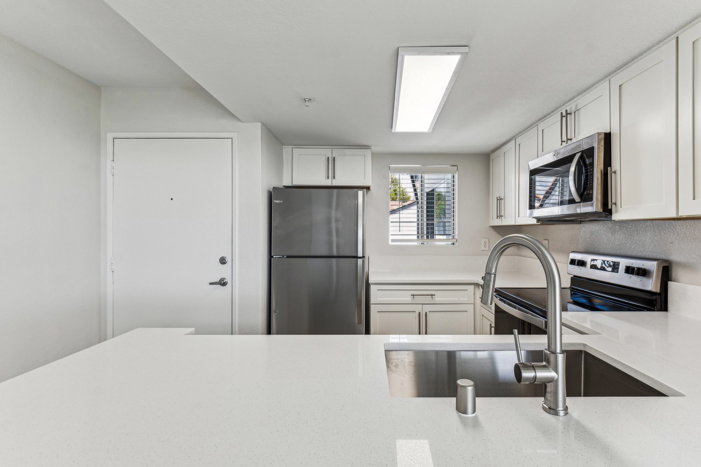 Newport Palms Apartments Image 14