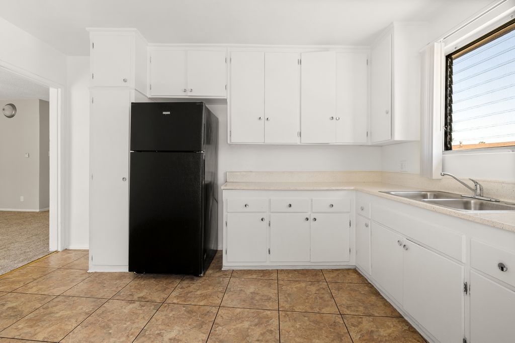Roxanne Apartments Image 17