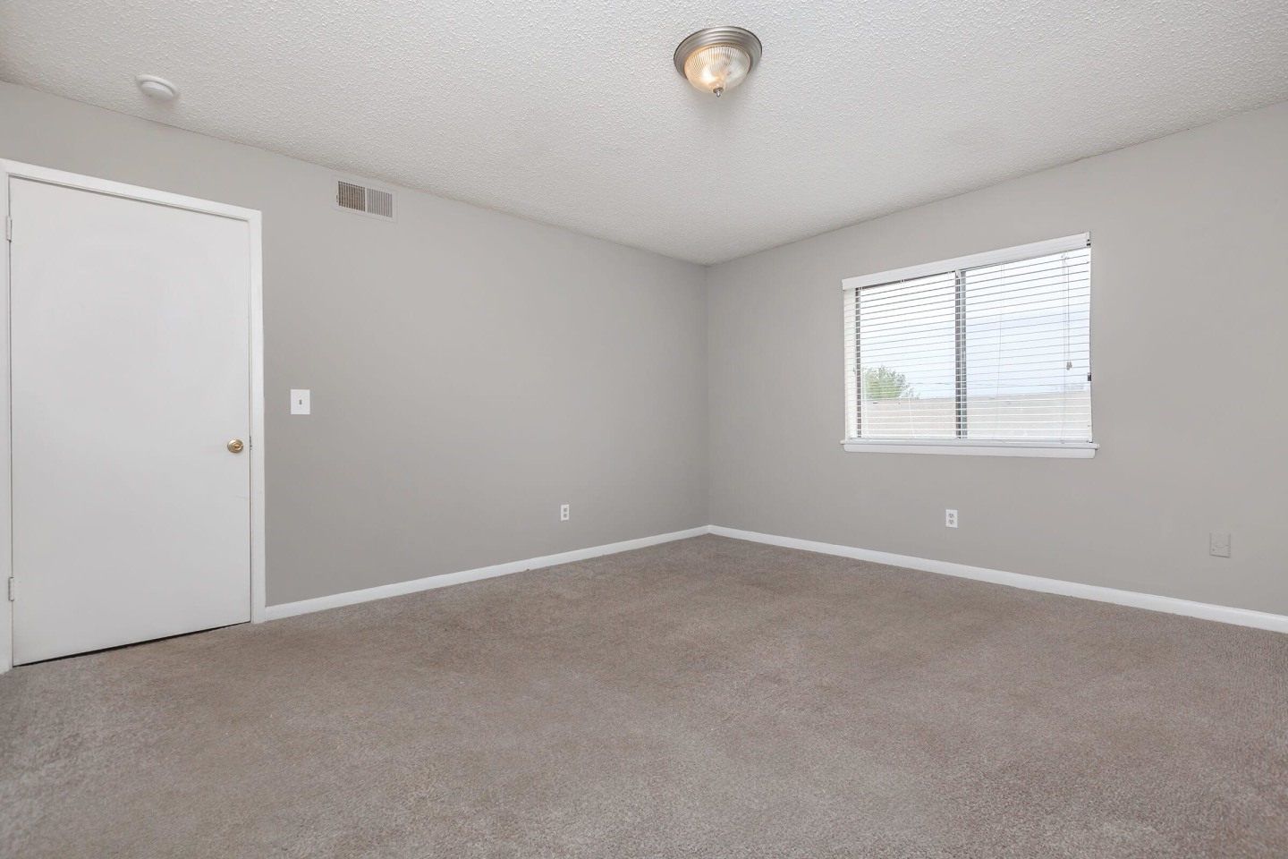 Hickory View Image 19